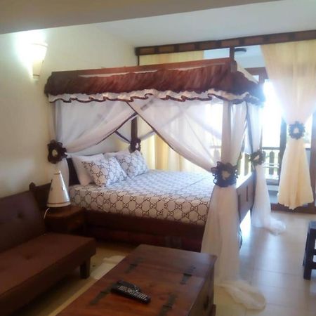 Golden Sands Resort Playa de Diani Exterior foto